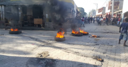 Crise de carburant: Situation de tension au niveau de bas Delmas - Protestation