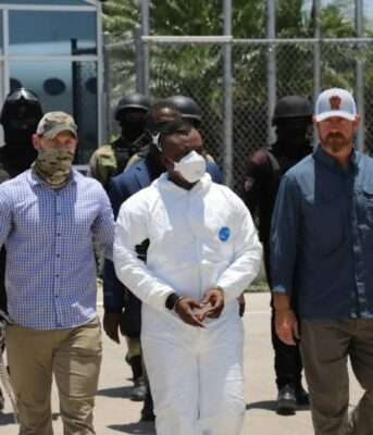 Haïti: Yonyon, le chef du gang 400 Mawozo transféré aux États-Unis